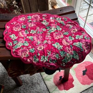 April Cornell tablecloth 52x52, 4 placemats, 2 pillow covers